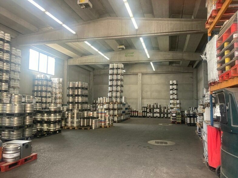 Industriel/Logistique dans Notre-Dame-des-Millières à vendre - Photo intérieure – Image 3 sur 3