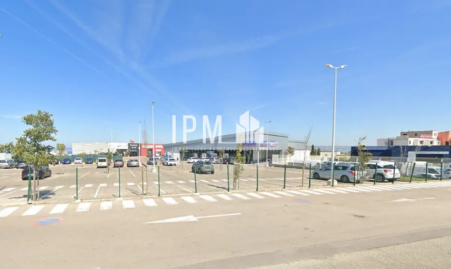 Local commercial dans Châteauneuf-les-Martigues à louer - Photo de l’immeuble – Image 3 sur 5