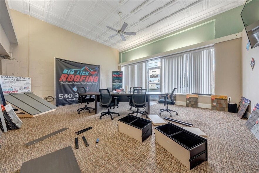 501 Marshall Ave SW, Roanoke, VA à louer - Photo intérieure – Image 3 sur 8