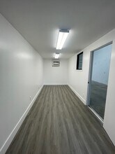 4700 N Dixie Hwy, Oakland Park, FL à louer Photo intérieure– Image 2 sur 7