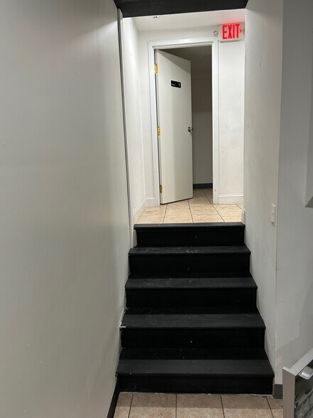 32-36 Garrett Rd, Upper Darby, PA à louer - Photo de l’immeuble – Image 3 sur 16