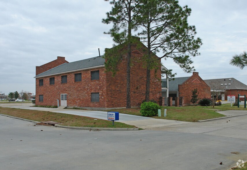 11603 Newcastle Ave, Baton Rouge, LA à vendre - Photo de l’immeuble – Image 2 sur 50