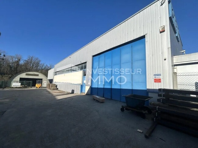 Plus de détails pour Local d’activités à vendre