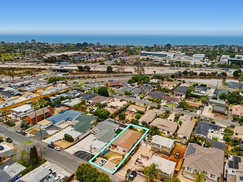 1090 Gardena Rd, Encinitas, CA à vendre - Photo de l’immeuble – Image 2 sur 12