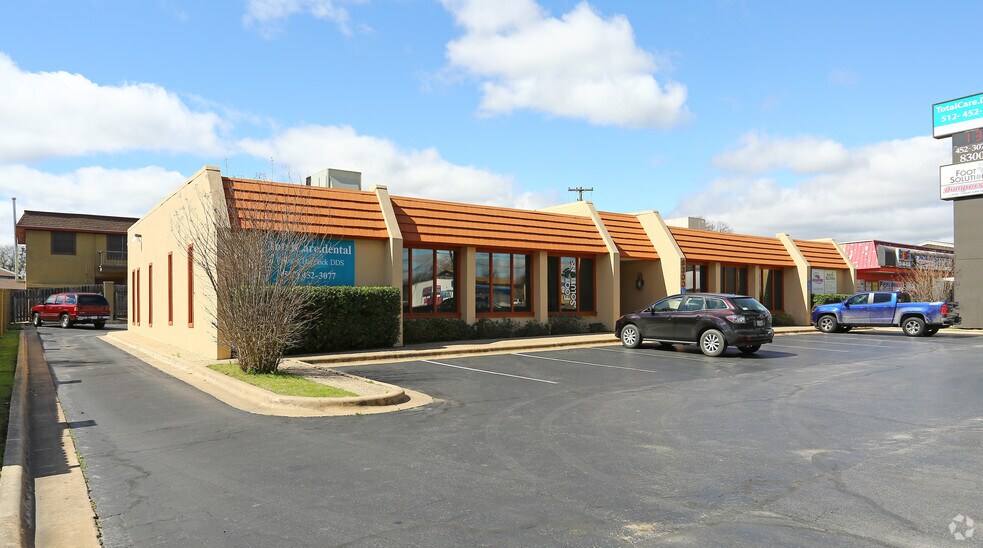 8300 Research Blvd, Austin, TX à louer - Photo principale – Image 1 sur 33