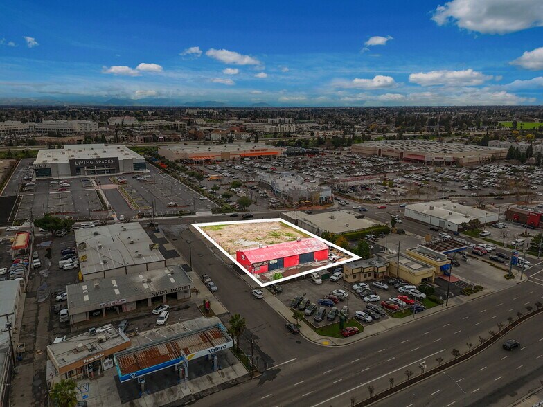 Prime River Park Retail Pad | 3 APNS portefeuille de 2 biens à vendre sur LoopNet.fr - Photo principale – Image 1 sur 3
