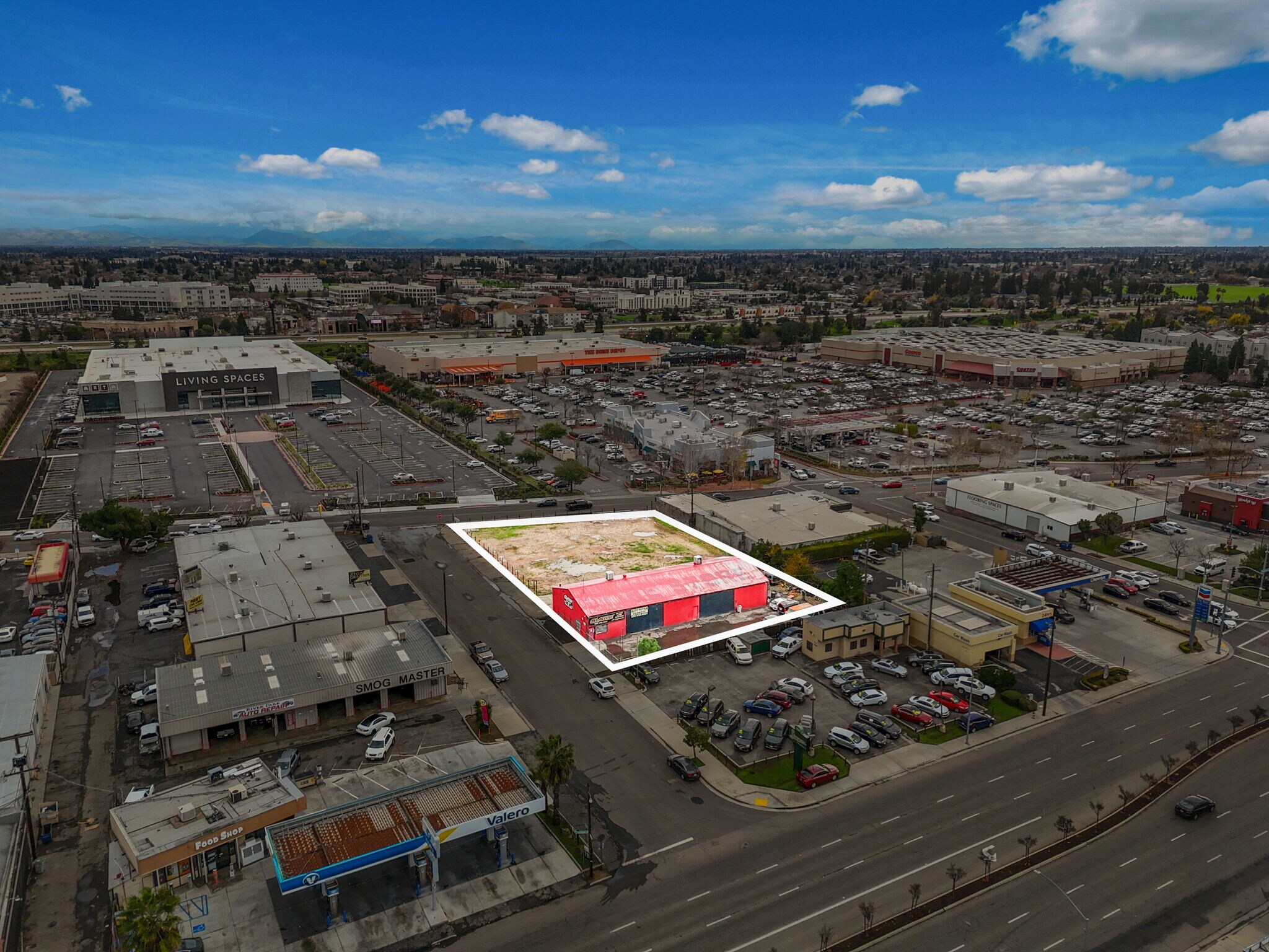 Prime River Park Retail Pad | 3 APNS portefeuille de 2 biens à vendre sur LoopNet.fr Photo principale– Image 1 sur 4