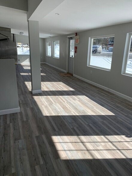 165 Massachusetts Ave, Lunenburg, MA à vendre - Photo intérieure – Image 3 sur 23