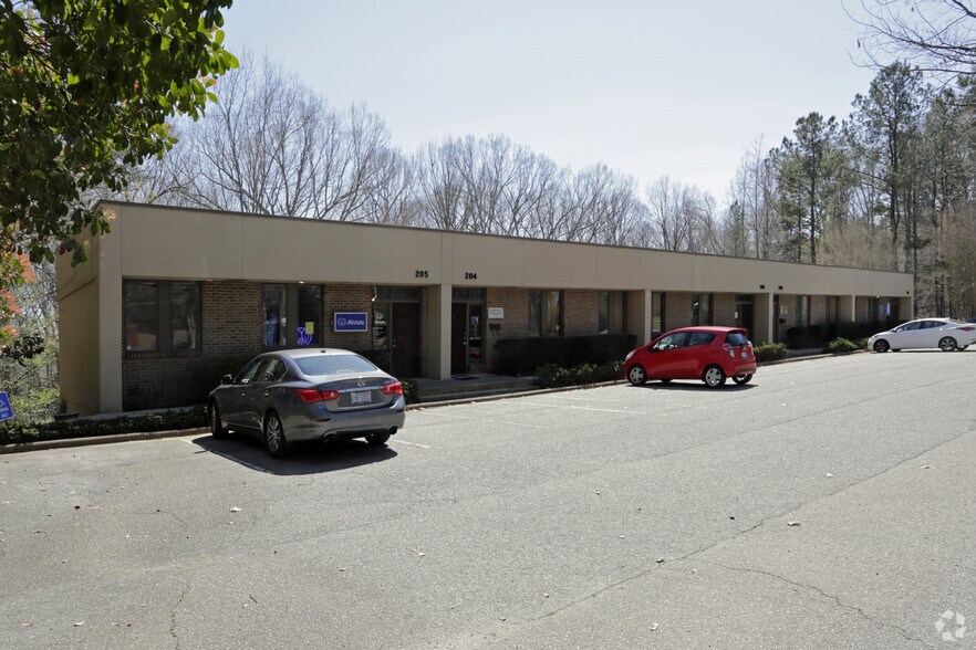 1215 Jones Franklin Rd, Raleigh, NC à louer - Photo de l’immeuble – Image 3 sur 5