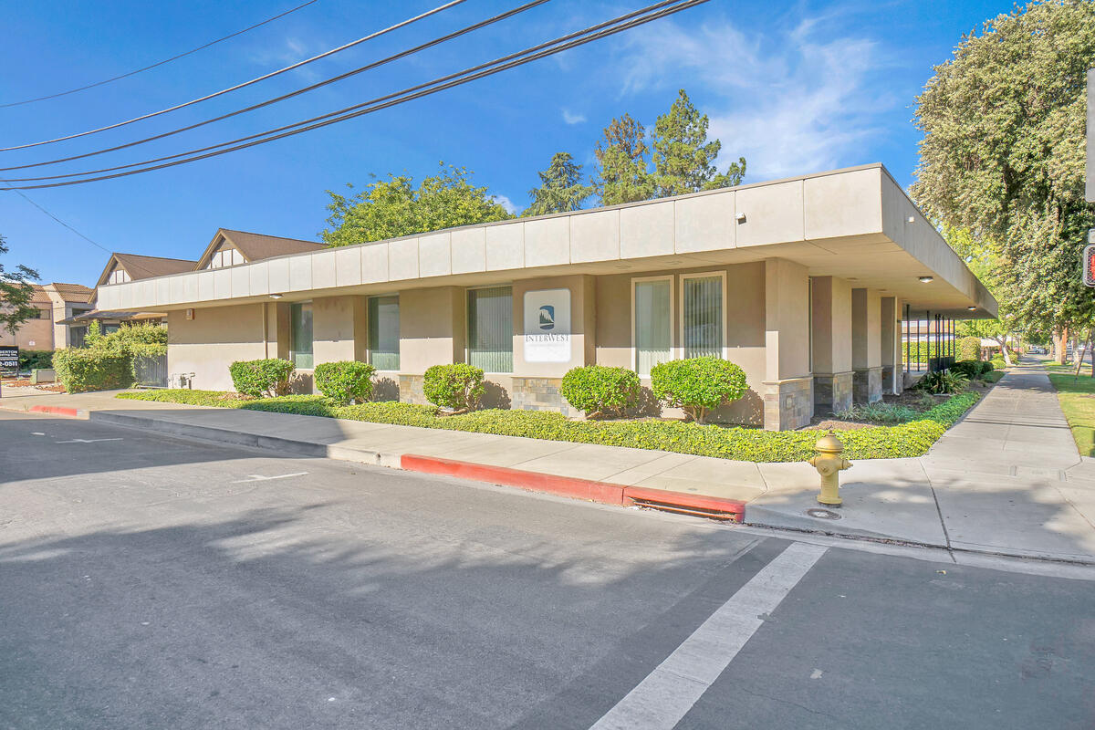 222 Court St, Woodland, CA à louer Photo principale– Image 1 sur 22