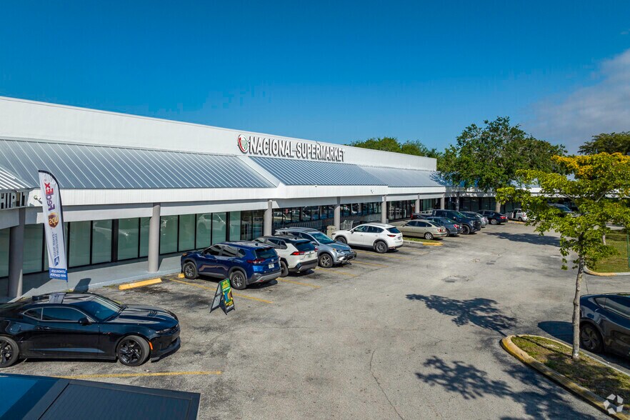 4505-4599 N Pine Island Rd, Sunrise, FL à louer - Photo de l’immeuble – Image 1 sur 7