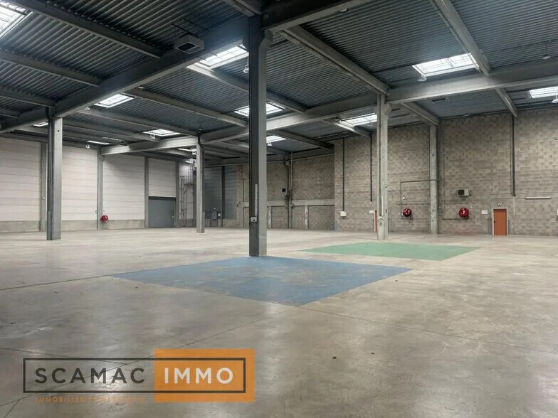 Industriel/Logistique dans Combs-la-Ville à louer - Photo de l’immeuble – Image 2 sur 7