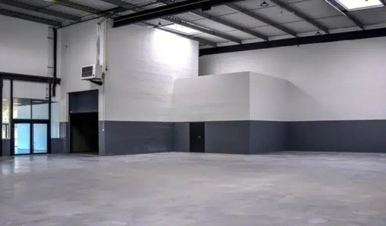 Local d'activités dans Marines à vendre - Photo intérieure – Image 3 sur 5