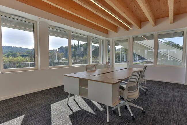 Plus de détails pour Bureau à louer