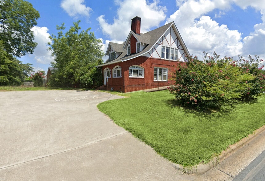 2415 E Main St, Lincolnton, NC à vendre - Photo principale – Image 1 sur 1