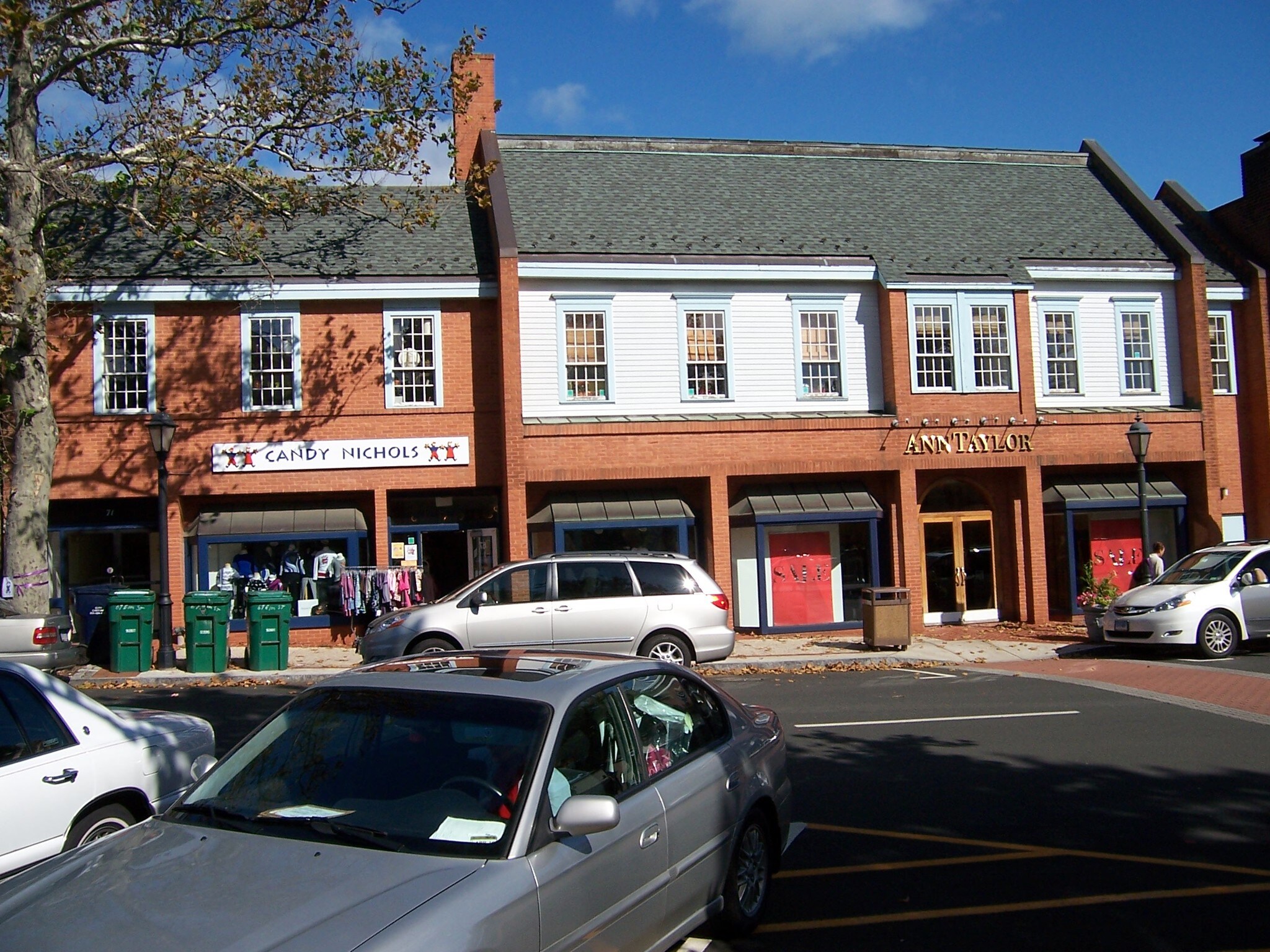 59-67 Elm St, New Canaan, CT à louer Photo principale– Image 1 sur 19