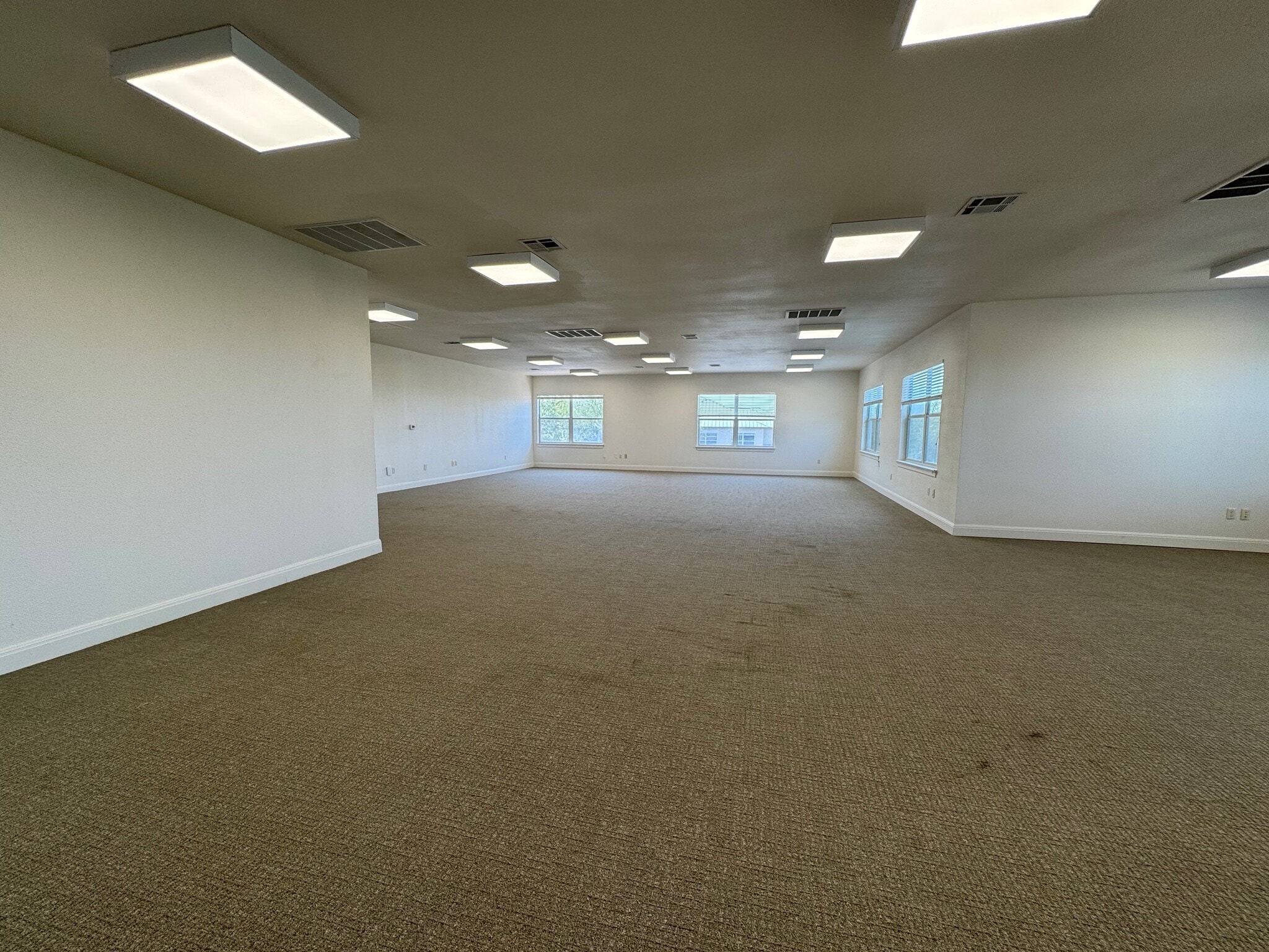 1213 Ranch Road 620 S, Lakeway, TX à louer Photo intérieure– Image 1 sur 9