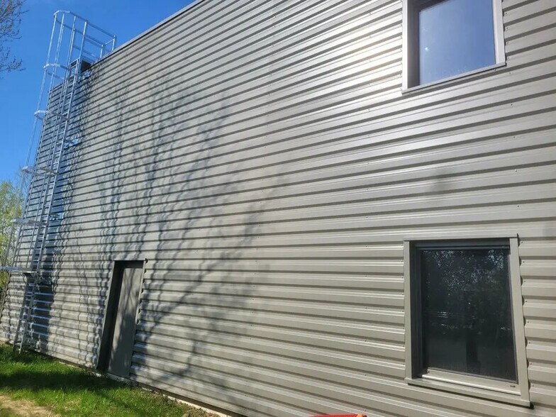 Industriel/Logistique dans Trévoux à vendre - Photo de l’immeuble – Image 2 sur 4