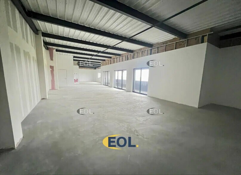 Bureau dans Le Mesnil-Amelot à louer - Photo de l’immeuble – Image 1 sur 4