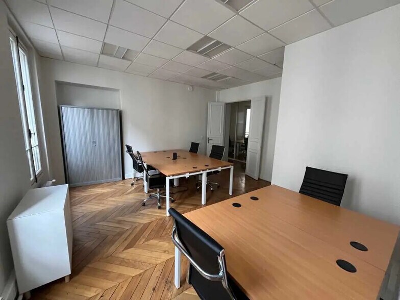 15 Rue Du Louvre, Paris à louer - Photo de l’immeuble – Image 3 sur 9