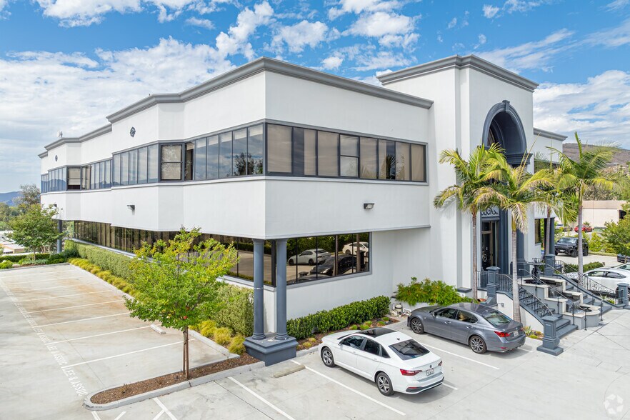 5707 Corsa Ave, Westlake Village, CA à vendre - Photo de l’immeuble – Image 2 sur 8