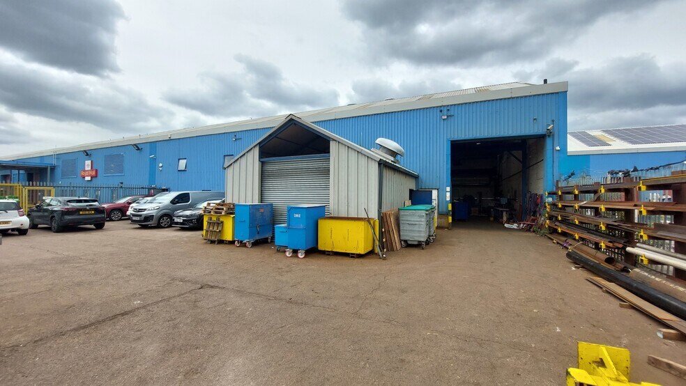 50 Freshwater Rd, Dagenham à vendre - Photo de l’immeuble – Image 2 sur 4