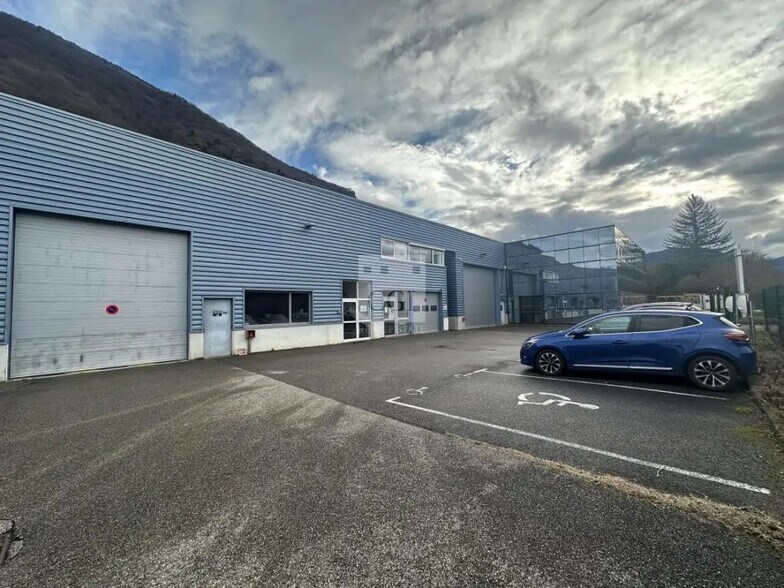 Industriel/Logistique dans Champ-sur-Drac à louer - Photo de l’immeuble – Image 3 sur 5