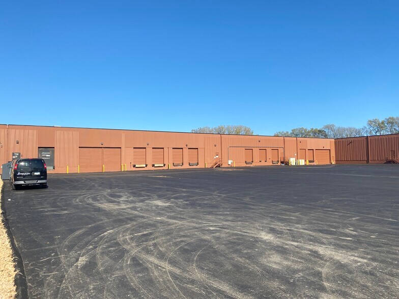 715 Florida Ave, Golden Valley, MN à louer - Photo de l’immeuble – Image 3 sur 5