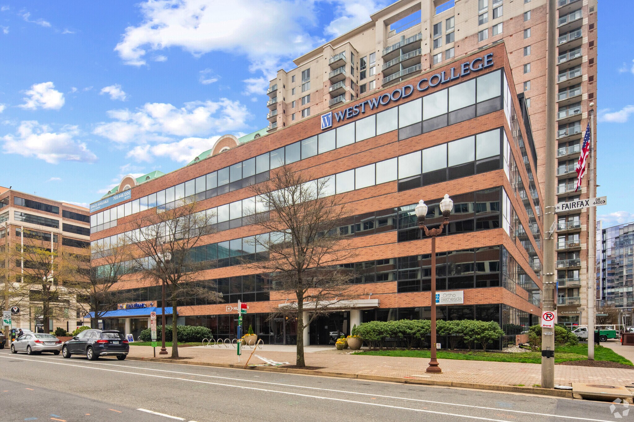 4420 N Fairfax Dr, Arlington, VA à louer Photo principale– Image 1 sur 18