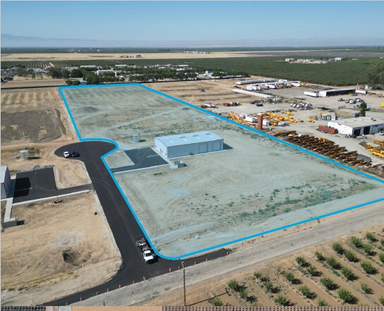 30732 San Diego st, Shafter, CA à louer - Photo de l’immeuble – Image 2 sur 4
