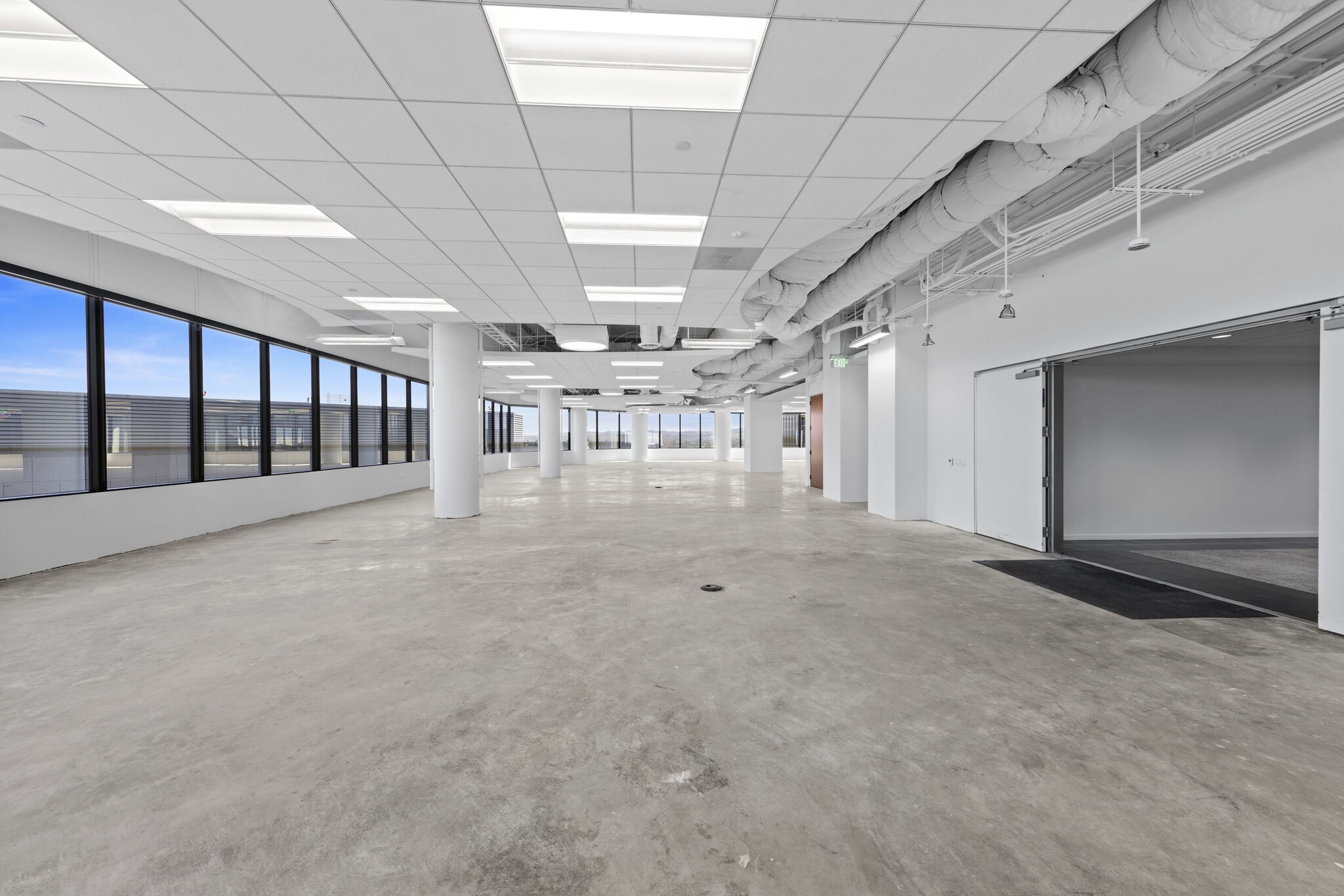 18100 Von Karman Ave, Irvine, CA à louer Photo intérieure– Image 1 sur 13