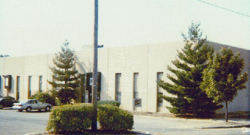 3 Joanna Ct, East Brunswick, NJ à louer - Photo de l’immeuble – Image 2 sur 7