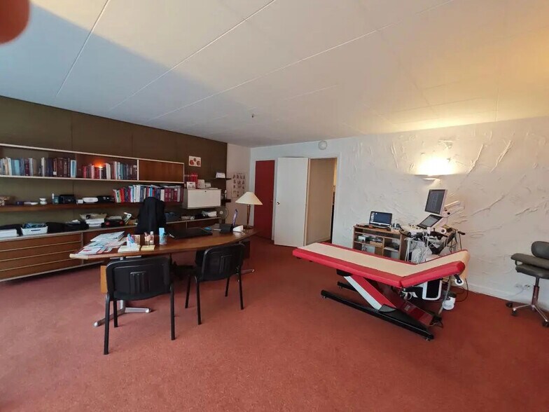 Bureau dans Hénin-Beaumont à vendre - Photo de l’immeuble – Image 2 sur 2