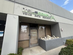 9945 Pioneer Blvd, Santa Fe Springs, CA à louer Photo intérieure– Image 2 sur 16