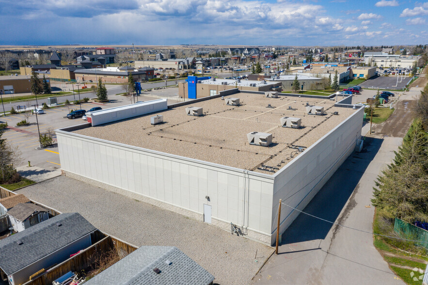 804 Main St SE, Airdrie, AB à vendre - Photo de l’immeuble – Image 3 sur 4