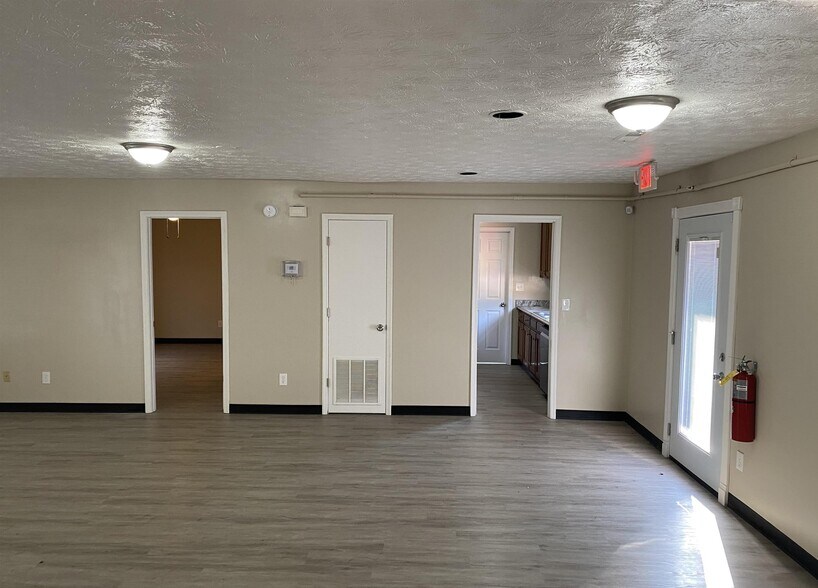 8141 Hazelbrand Rd NE, Covington, GA à louer - Photo de l’immeuble – Image 2 sur 9