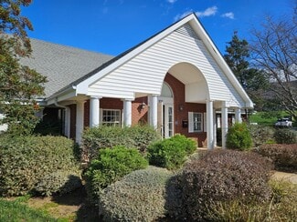 Plus de détails pour 800 Beverly Hanks Ctr, Hendersonville, NC - Bureau à louer