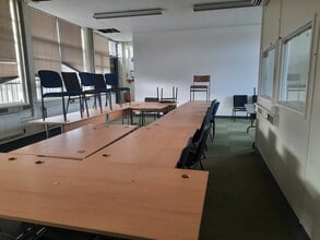 Commercial Street, Batley à louer Photo intérieure– Image 2 sur 2