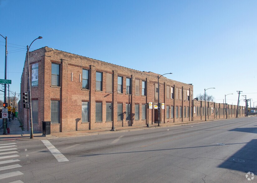 4401 W Ogden Ave, Chicago, IL à louer - Photo de l’immeuble – Image 2 sur 4