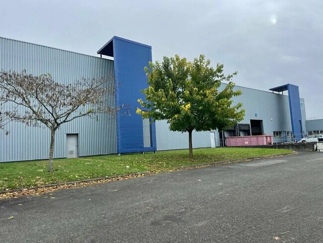 Plus de détails pour Industriel/Logistique à louer