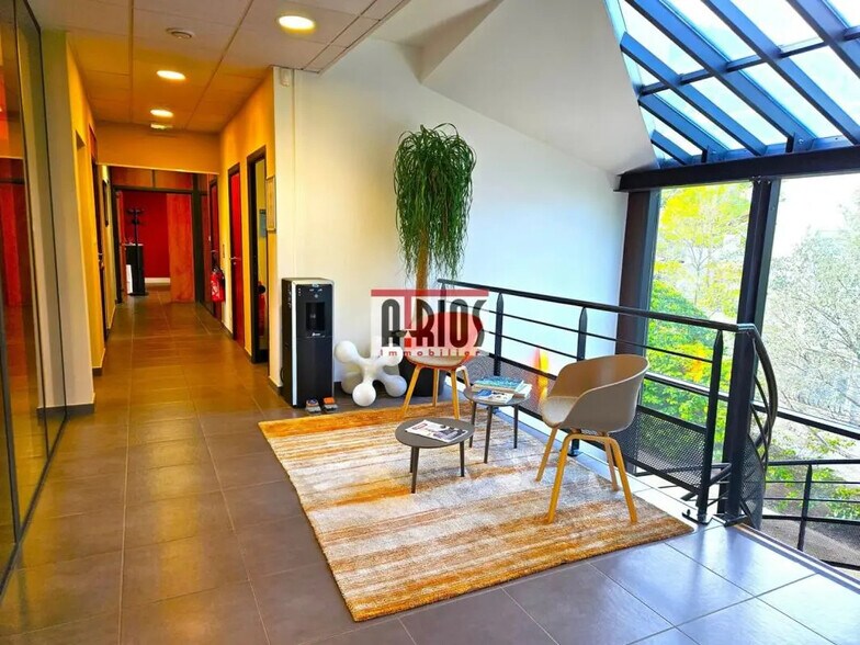 Bureau dans La Farlède à louer - Photo de l’immeuble – Image 2 sur 6
