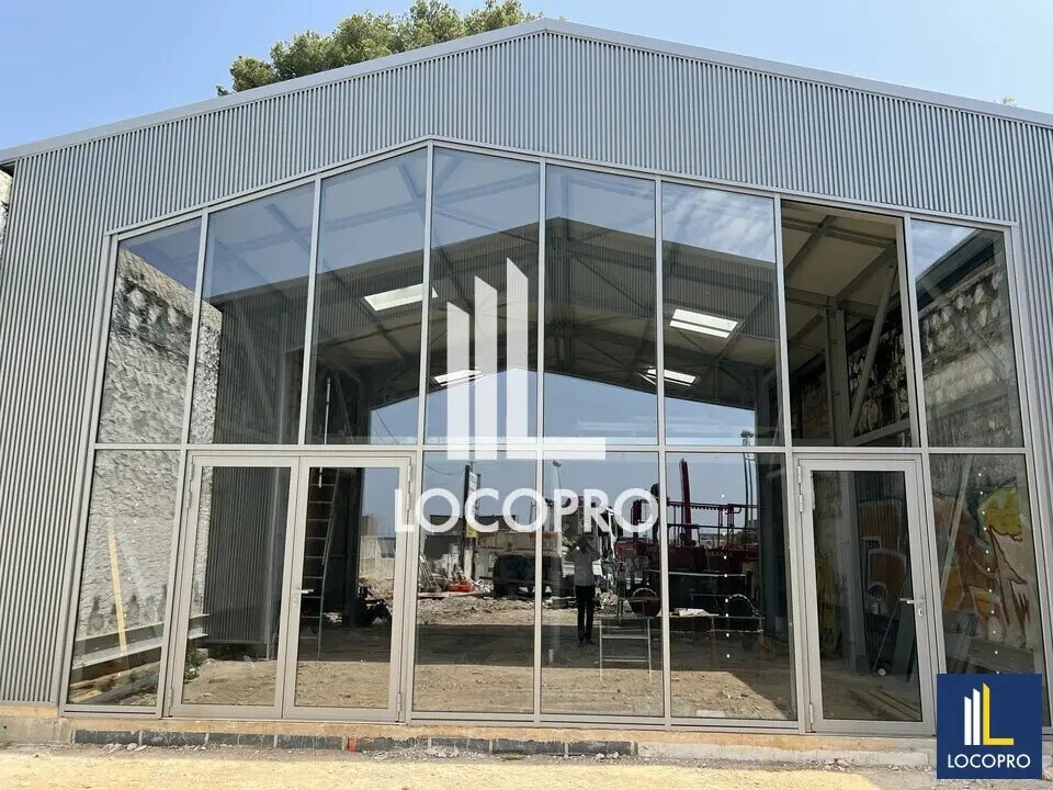 Local commercial dans Vitrolles à louer Photo de l’immeuble– Image 1 sur 5