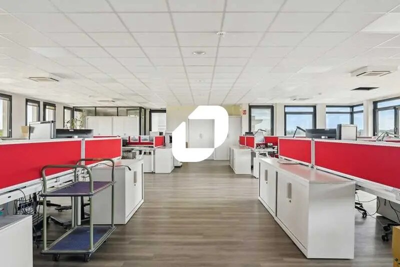 Bureau dans Viry-Châtillon à louer - Photo de l’immeuble – Image 2 sur 14