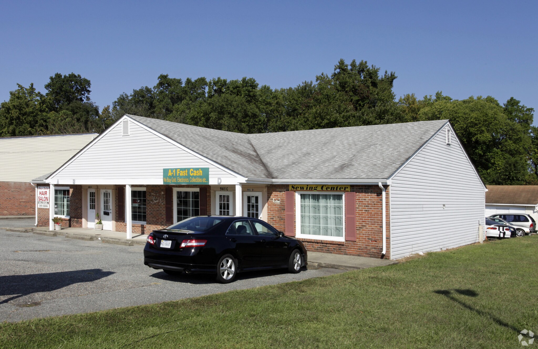 941 Lucas Creek Rd, Newport News, VA à louer Photo de l’immeuble– Image 1 sur 2