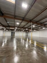 6711 Odessa Ave, Van Nuys, CA à louer Photo intérieure– Image 2 sur 11