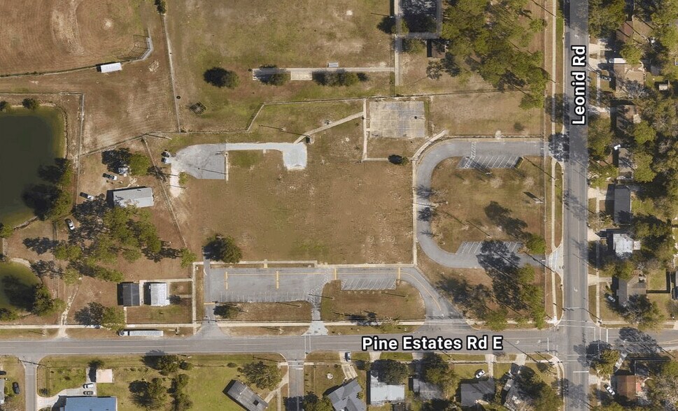 10741 Pine Estates Rd E, Jacksonville, FL à vendre - Photo principale – Image 1 sur 4