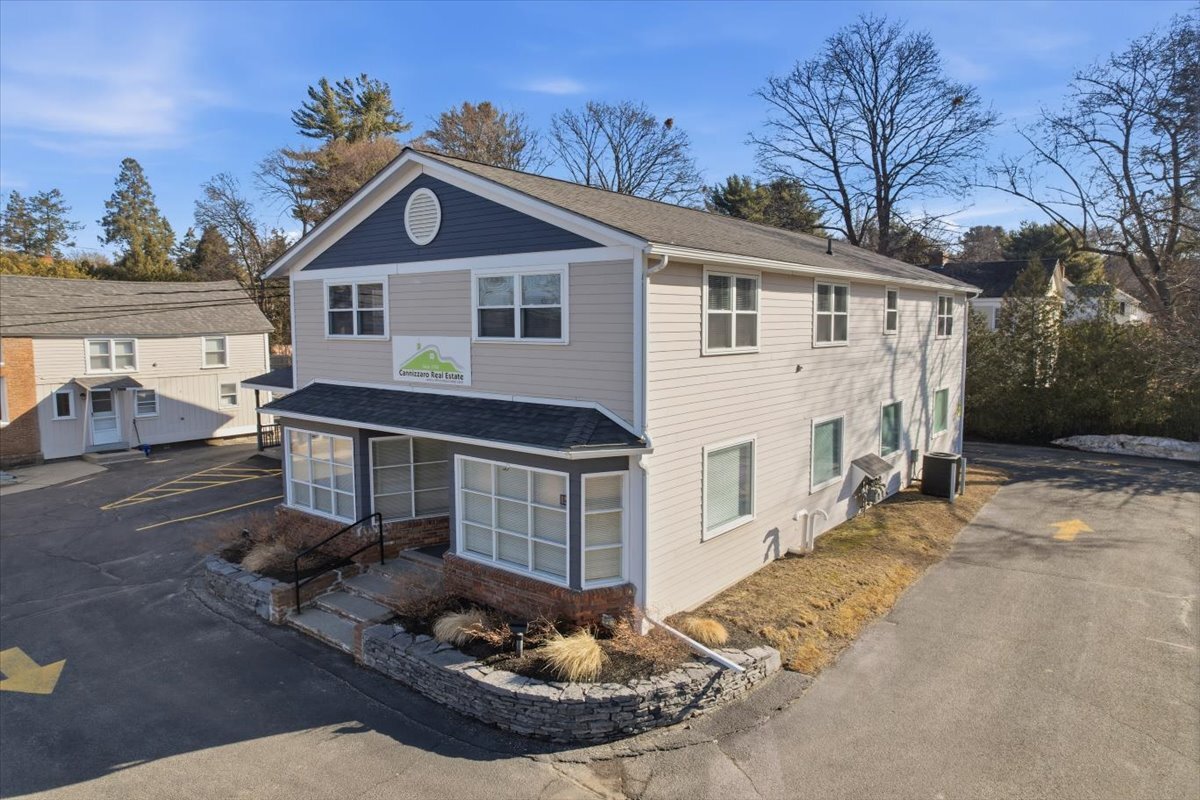 938-950 Shelburne Rd, South Burlington portefeuille de 2 biens à vendre sur LoopNet.fr Photo principale– Image 1 sur 29