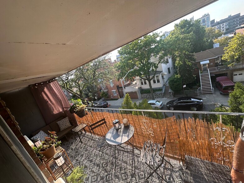 4309 54th St, Woodside, NY à vendre - Photo intérieure – Image 3 sur 11