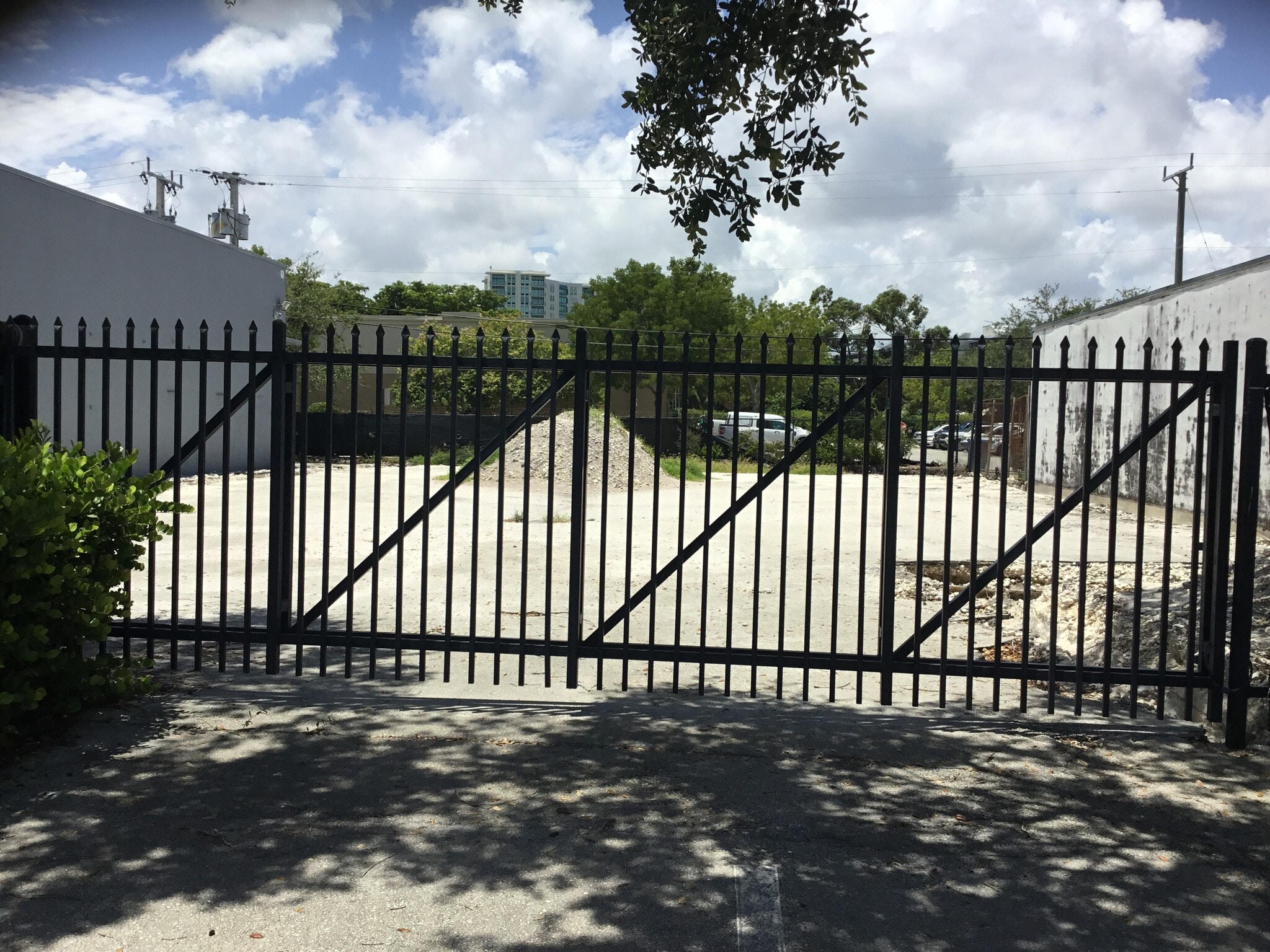 551 S Dixie Hwy E, Pompano Beach, FL à louer Photo intérieure– Image 1 sur 4