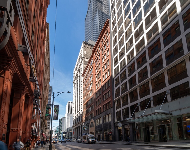 216 W Jackson Blvd, Chicago, IL à louer - Photo de l’immeuble – Image 1 sur 1
